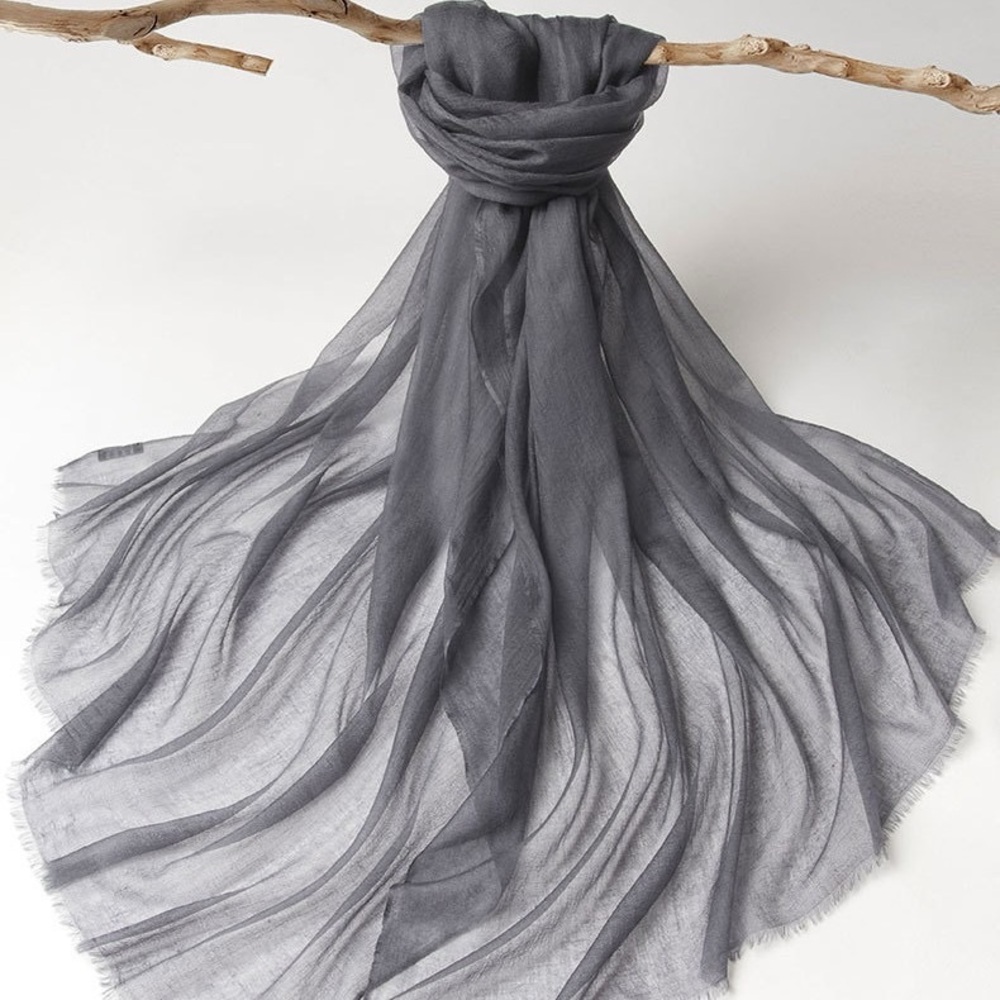 100% cashmere Gray Women's Scarf